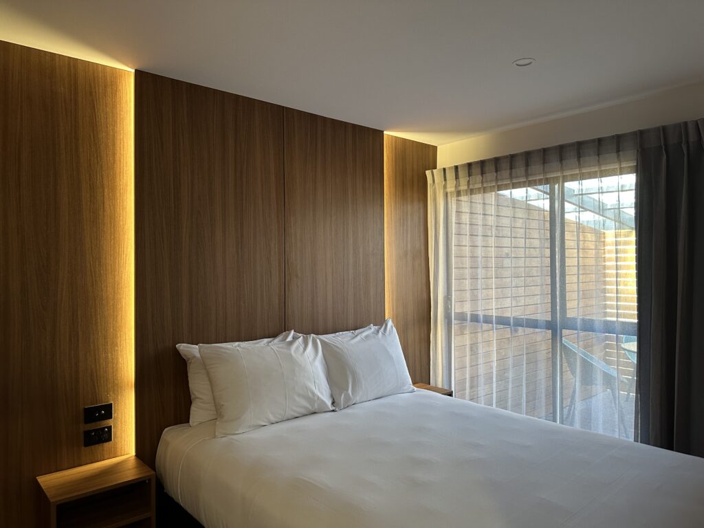 The Family Soak Suite Soak Queen Bed 2