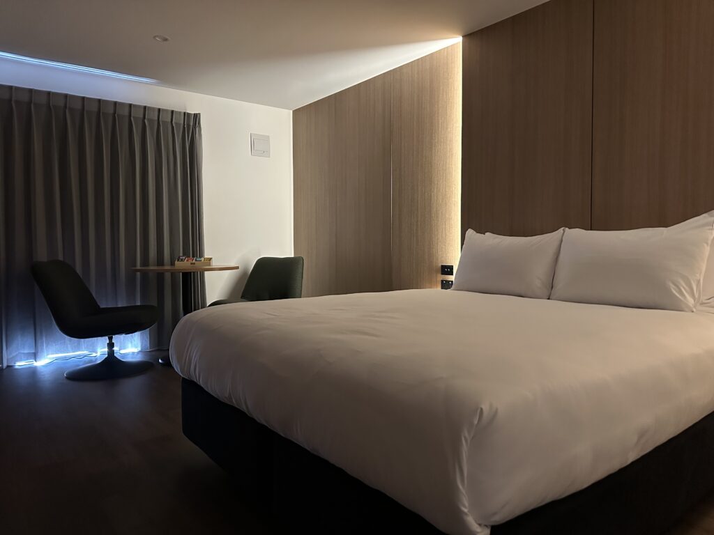 The King Soak Studio Bed 1