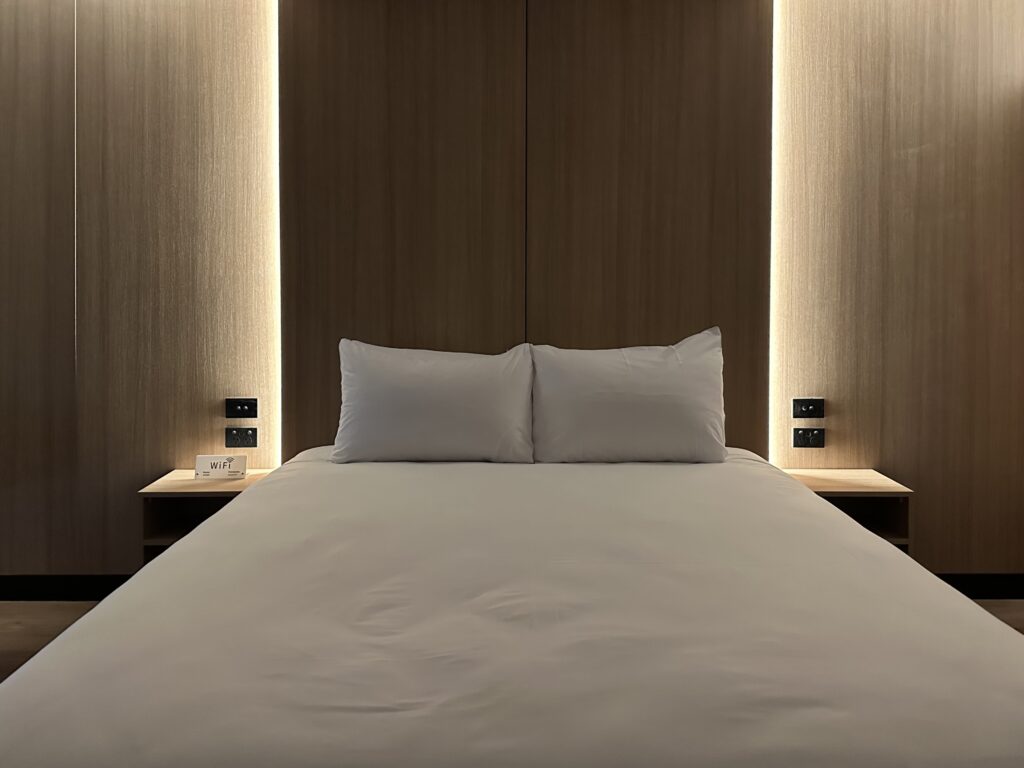 The King Soak Studio Bed 2