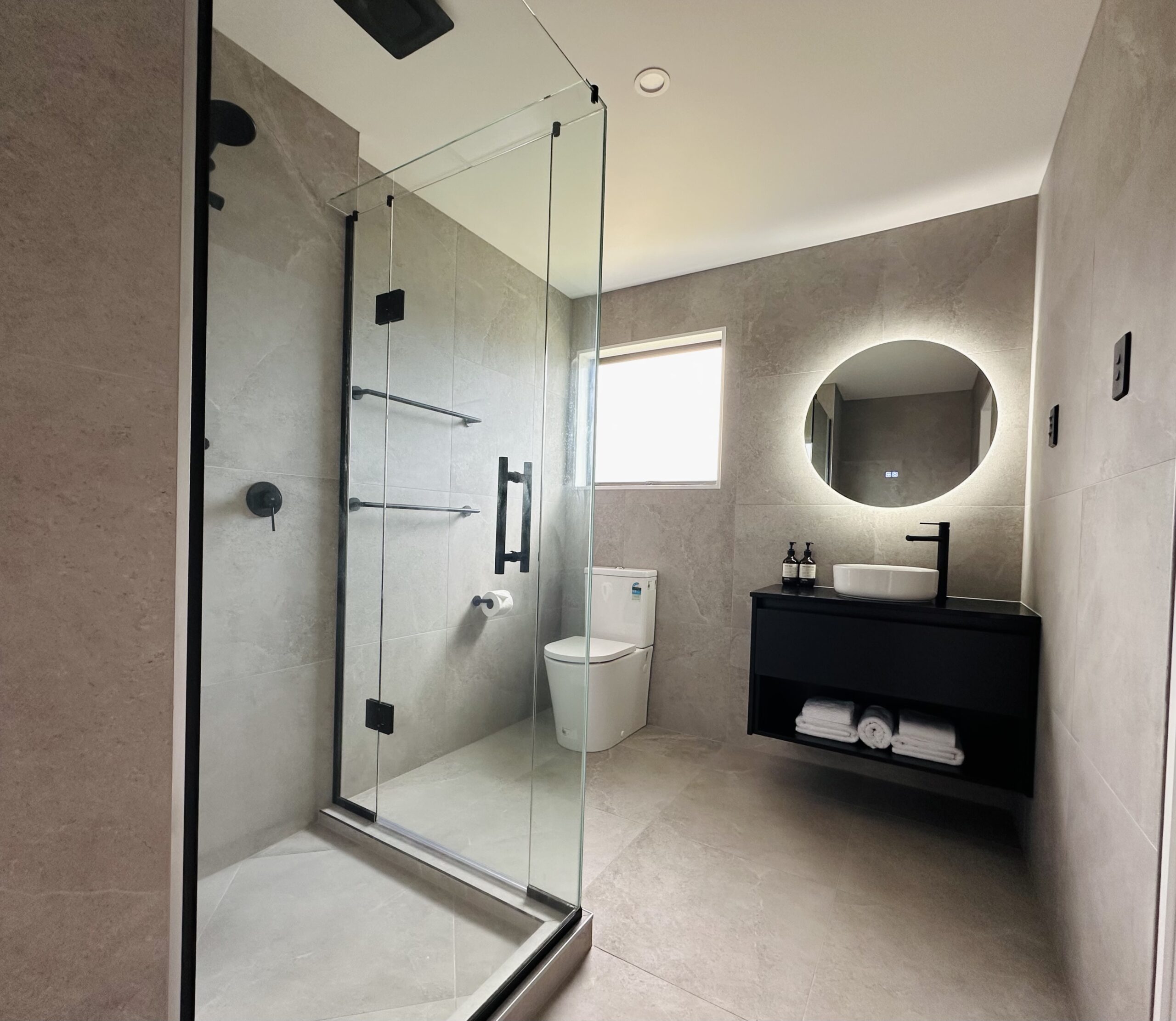 The Twin Studio Bathroom 3