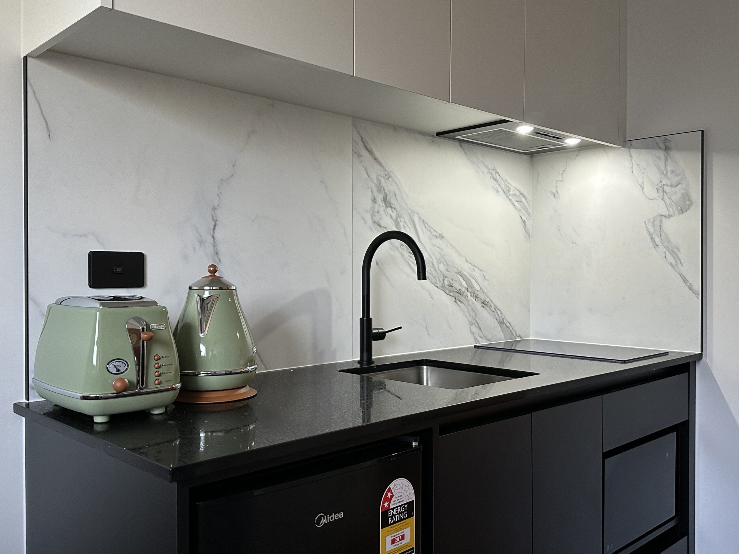 The Twin Studio Kitchen 2